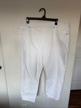Time and Tru White Capris Women’s Stretch Pants